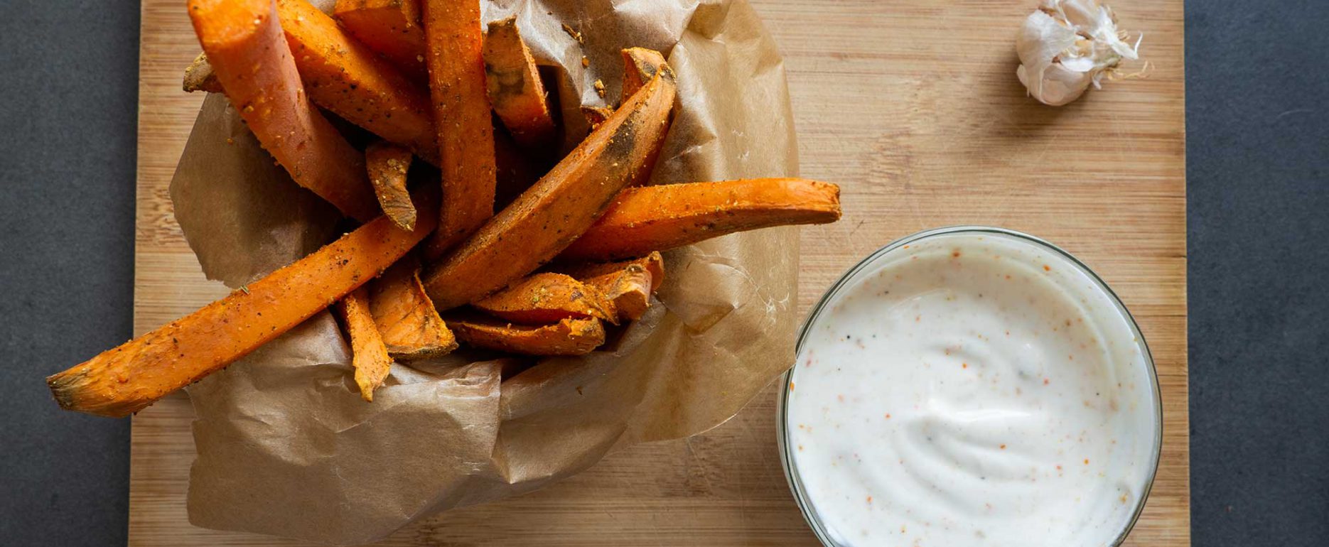 Sweet potato fries with garlic dip