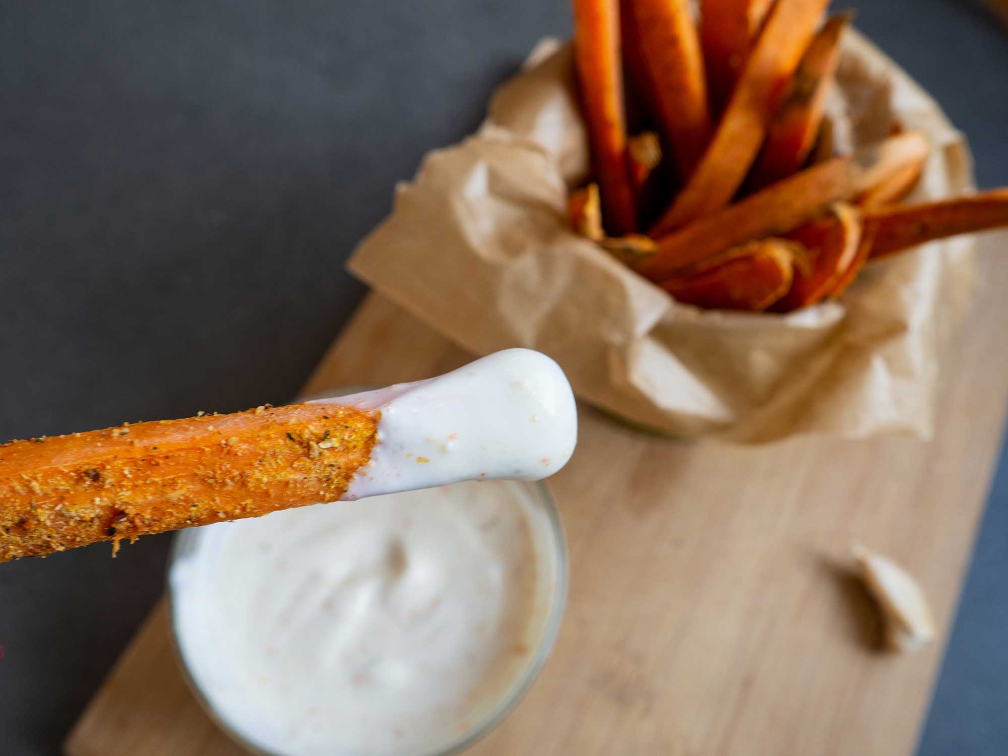 sweet potato fries with garlic dip